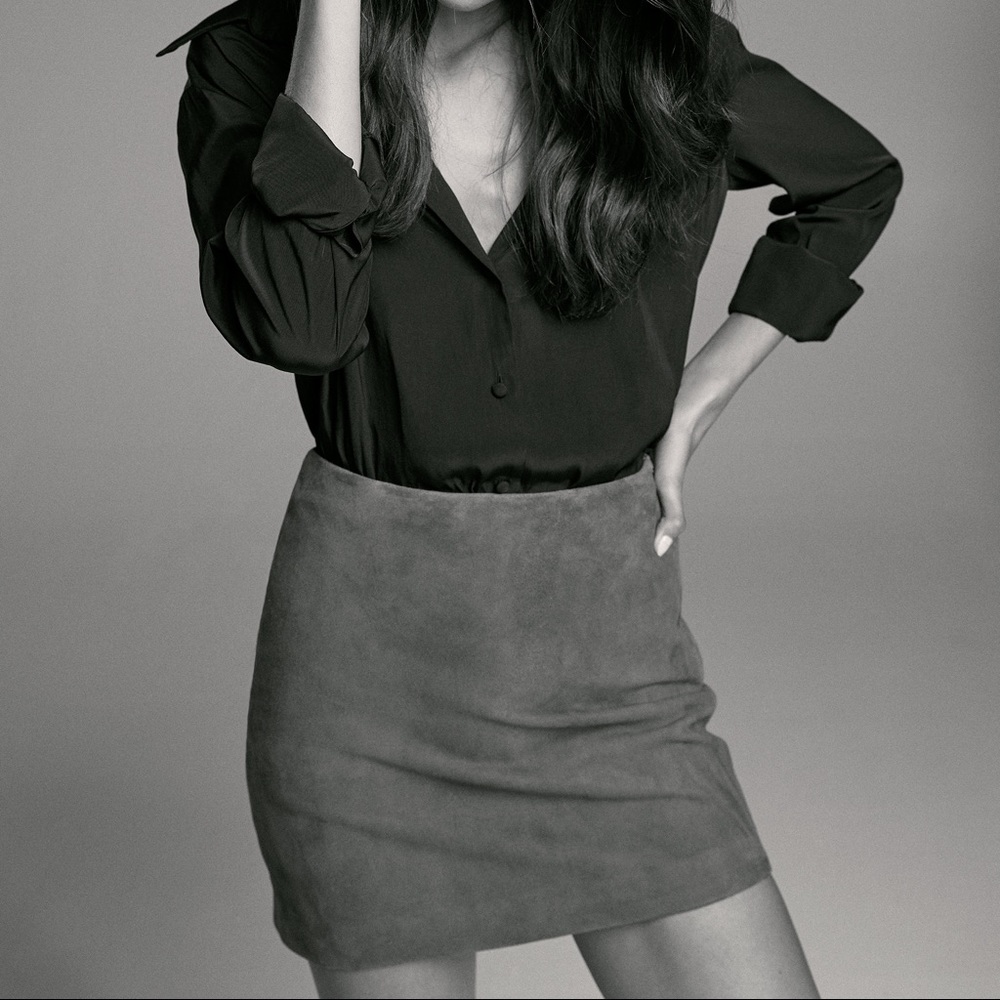 Really cute Black Babaton suede skirt.